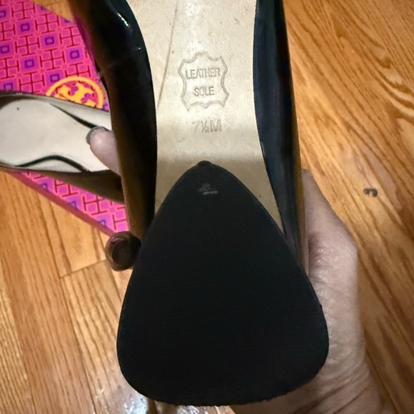 Tory Burch “Elizabeth” black patent 40MM pump-7.5 - Picture 2 of 5